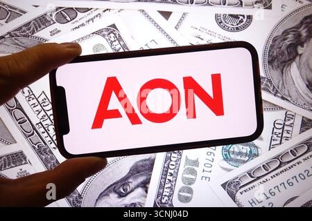 Pologne. 21 septembre 2025. Dans cette illustration photo, le logo de la société Aon est affiché sur l'écran d'un smartphone. (Crédit image : © Piotr SWAT/SOPA images via ZUMA Press Wire) USAGE ÉDITORIAL SEULEMENT ! Non destiné à UN USAGE commercial ! Banque D'Images