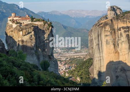 Paysage rocheux et monastères dans les Météores, Grèce Banque D'Images