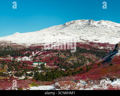 Volcan Copahue vu du côté de Caviahue Banque D'Images