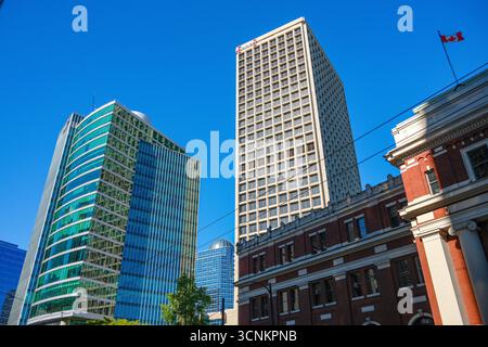 Centre-ville de Vancouver, C.-B. avec le bâtiment Pricewaterhouse Coopers place sur la gauche, Granville Square au milieu et Waterfront Station sur la droite. Banque D'Images