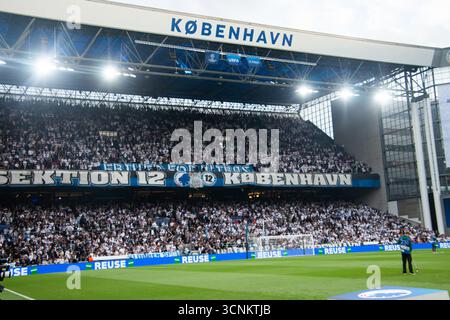 Copenhague, Danemark. 18 septembre 2025. Les fans du FC Copenhagen ont vu sur les tribunes devant le match MD1 de la phase 2025/26 de la Ligue des champions de l'UEFA entre le FC Copenhagen et le Bayer 04 Leverkusen au stade Parken. Score final : F.C. Copenhagen 2 : 2 Bayer 04 Leverkusen. (Photo de Kristian Tuxen Ladegaard Berg/Sipa USA) crédit : Sipa USA/Alamy Live News Banque D'Images