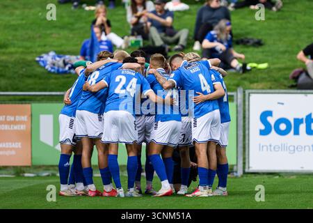 Lyngby, Danemark. 21 septembre 2025. Les joueurs de Lyngby BK s'unissent lors du match de Betinia Liga entre Lyngby BK et HB Koege au Lyngby Stadion à Lyngby. Crédit : Gonzales photo/Alamy Live News Banque D'Images