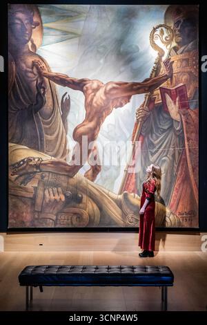 Londres, Royaume-Uni. 22 septembre 2025. The Last Idols de Jean Delville, estimation £30 000 - £50 000 - Preview for the 19th Century and British Impressionist Art sale à Bonhams New Bond Street, Londres. Crédit : Guy Bell/Alamy Live News Banque D'Images
