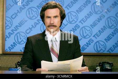 PRÉSENTATEUR : LA LÉGENDE DE RON BOURGOGNE 2004 DreamWorks Pictures film avec Will Ferrell comme présentateur pour une chaîne de télévision américaine locale Banque D'Images