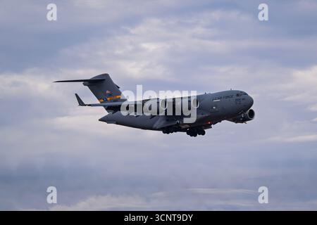 Luke Air Force base 9-21-2025 Glendale, AZ USA USAF C-17A 03-3124 arrivée à Luke AFB pour soutenir la présence VIP au Charlie Kirk Memori Banque D'Images