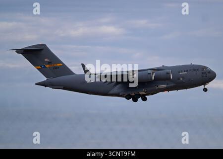 Luke Air Force base 9-21-2025 Glendale, AZ USA USAF C-17A 03-3124 arrivée à Luke AFB pour soutenir la présence VIP au Charlie Kirk Memori Banque D'Images