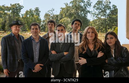 DATE DE SORTIE : 14 novembre 2025 TITRE : Now You See me : Now You Don't STUDIO : Lionsgate RÉALISATEUR : Ruben Fleischer PLOT : a Diamond Heist réunit des illusionnistes cavaliers retraités avec de nouveaux interprètes Greenblatt, Smith et Sessa alors qu'ils ciblent des criminels dangereux. EN VEDETTE : (G-d) Woody Harrelson dans le rôle de Merrit McKinney, Jesse Eisenberg dans le rôle de Daniel Atlas, Dominic Sessa dans le rôle de Bosco, Dave Franco dans le rôle de Jack Wilder, Justice Smith dans le rôle de Charlie, Isla Fisher dans le rôle de Henley Reeves, et Ariana Greenblatt dans l'USAGE ÉDITORIAL DE juin SEULEMENT ! Non destiné à UN USAGE commercial ! Banque D'Images