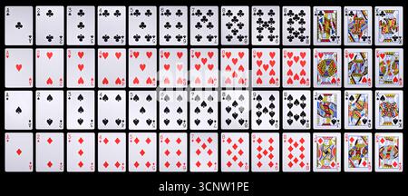 Collection complète de cartes à jouer isolées sur fond noir Banque D'Images