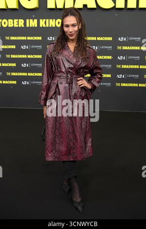 Marie Mouroum BEI der Premiere des Kinofims The Smashing machine im Zoo Palast. Berlin, 22.09.2025 *** Marie Mouroum à la première du film The Smashing machine au Zoo Palast Berlin, 22 09 2025 Foto :XJ.xKnowlesx/xFuturexImagex machine 5772 Banque D'Images