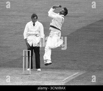 Photo du dossier datée du 17-06-1981 de l'ancien arbitre de test Harold 'Dickie' Bird qui est décédé à l'âge de 92 ans, Yorkshire County Cricket Club ont annoncé. Date d'émission : mardi 23 septembre 2025. Banque D'Images