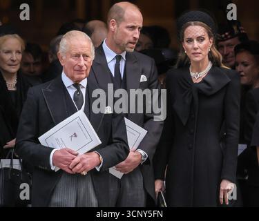 Le roi Charles III, Guillaume et Catherine le Prince et la Princesse de Galles, funérailles de la duchesse de Kent Banque D'Images