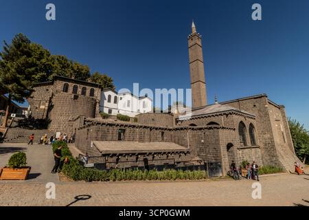 DIYARBAKIR, TURQUIE - 25 SEPTEMBRE 2022 : Mosquée Hazreti Suleyman à Diyarbakir, Turquie Banque D'Images