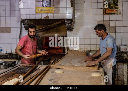 DIYARBAKIR, TURQUIE - 25 SEPTEMBRE 2022 : boulangerie dans la vieille ville de Diyarbakir, Turquie Banque D'Images