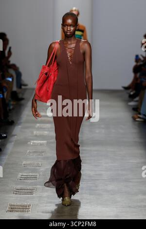 Milan, Italien. 23 septembre 2025. Défilé ICEBERG printemps-été 2026 pendant la Fashion week de Milan le 2025 septembre - Milan, Italie, 23/09/2025 crédit : dpa/Alamy Live News Banque D'Images