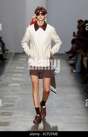Milan, Italien. 23 septembre 2025. Défilé ICEBERG printemps-été 2026 pendant la Fashion week de Milan le 2025 septembre - Milan, Italie, 23/09/2025 crédit : dpa/Alamy Live News Banque D'Images