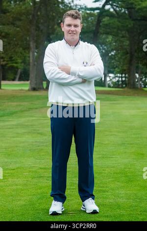 Bethpage, New York, États-Unis. 23 septembre 2025. Robert MacIntyre pose pour la photo de l'équipe Europe avant une manche d'entraînement lors de la Ryder Cup 2025 au parcours de golf du Bethpage State Park. (Crédit image : © Debby Wong/ZUMA Press Wire) USAGE ÉDITORIAL SEULEMENT ! Non destiné à UN USAGE commercial ! Crédit : ZUMA Press, Inc/Alamy Live News Banque D'Images