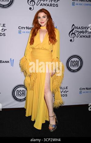 Nashville, États-Unis. 23 septembre 2025. Caylee Hammack arrive à la 8e cérémonie annuelle des Nashville Songwriter Awards qui s'est tenue au Ryman Auditorium le 23 septembre 2025 à Nashville, TN © Tammie Arroyo/AFF-USA.com crédit : AFF/Alamy Live News Banque D'Images