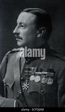 Portrait : dernière photographie du colonel Maurice Gifford D.S.O. connu sous le nom de « Jack Hays of Africa ». Il est représenté ici en uniforme, portant ses médailles. D'après une photographie imprimée publiée à l'origine par William Heinemann dans le livre de 1926 'Scouting on Two continents'. Banque D'Images