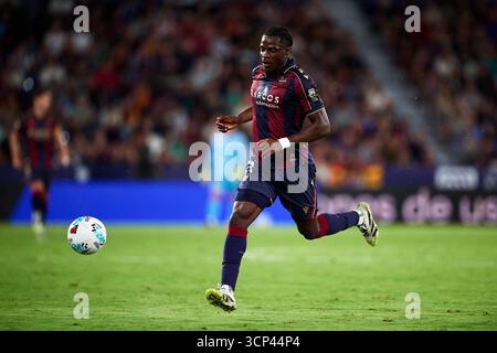 VALENCE, ESPAGNE - 23 SEPTEMBRE : Etta Eyong de Levante UD lors du match LaLiga EA Sports entre Levante UD et Real Madrid CF à Ciutat de Valencia le 23 septembre 2025 à Valence, Espagne. (Photo de QSP) Banque D'Images