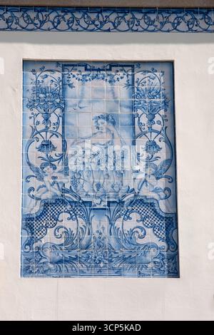 Détail d'un panneau carrelé sur Casa de Santa Zita à Aveiro Banque D'Images
