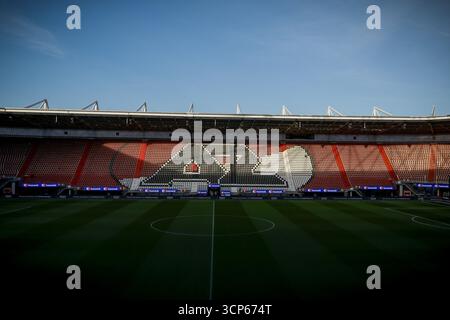 Alkmaar, pays-Bas. 24 septembre 2025. ALKMAAR, 24-09-2025, stade AFAS, saison 2025/2026, football néerlandais Eredivisie, match entre AZ et PEC Zwolle, la photo montre un aperçu du stade crédit : Pro Shots/Alamy Live News Banque D'Images