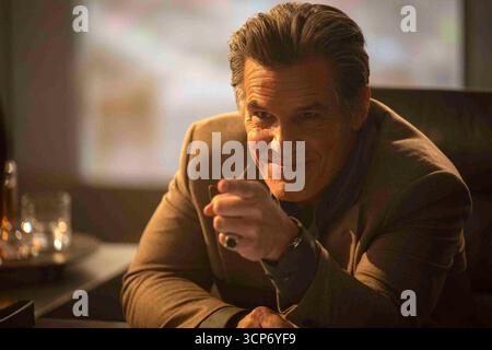 JOSH BROLIN dans THE RUNNING MAN (2025), réalisé par EDGAR WRIGHT. Crédit : Complete Fiction / films de genre / Paramount Pictures / album Banque D'Images