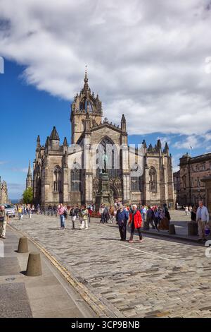 Édimbourg, Écosse - 18 juin 2010 : L'église de High Kirk of Edinburgh (cathédrale St Giles) sur le Royal Mile à Édimbourg. Écosse Banque D'Images