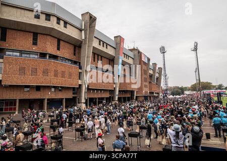 Johannesburg. 24 septembre 2025. Cette photo prise le 24 septembre 2025 montre une vue d'un festival de barbecue tenu au stade Loftus de Pretoria, Afrique du Sud. Les Sud-Africains commémorent la Journée du patrimoine de cette année avec un grand festival braai (barbecue) ici mercredi, attirant plus de 2000 personnes à participer. Crédit : Shiraaz Mohamed/Xinhua/Alamy Live News Banque D'Images