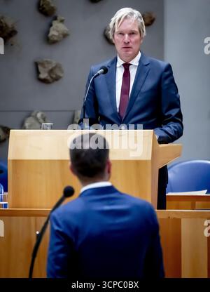 LA HAYE - Foort van Oosten, ministre sortant de la Justice et de la sécurité, la Chambre des représentants débat des émeutes à la Haye ANP /HOLLANDSE HOOGTE /ROBIN UTRECHT pays-bas Out - belgique Out Banque D'Images