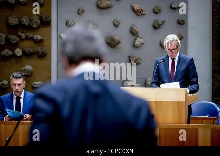 LA HAYE - Foort van Oosten, ministre sortant de la Justice et de la sécurité, la Chambre des représentants débat des émeutes à la Haye ANP /HOLLANDSE HOOGTE /ROBIN UTRECHT pays-bas Out - belgique Out Banque D'Images
