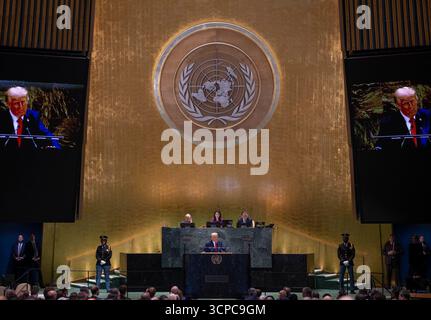 Le président Donald Trump prononce un discours lors de la 80e session de l’Assemblée générale des Nations Unies au siège de l’ONU à New York le 23 septembre 2025. Image reproduite avec l'aimable autorisation de la Maison Blanche. Banque D'Images