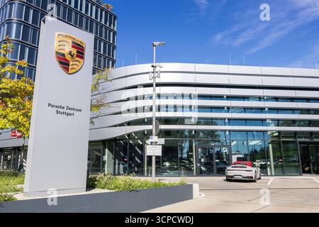 Porsche Zentrum Autohaus am Pragsattel in Stuttgart, Deutschland Stuttgart, Deutschland - 20. Septembre 2025 : Porsche Zentrum Autohaus am Pragsattel à Stuttgart, Allemagne. *** Porsche Center Autohaus am Pragsattel à Stuttgart, Allemagne Stuttgart, Allemagne 20 septembre 2025 Porsche Center Autohaus am Pragsattel à Stuttgart, Allemagne Banque D'Images