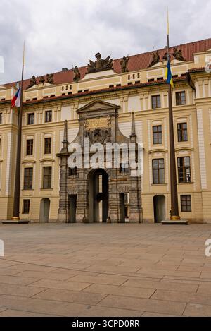 Matthias porte du Nouveau Palais Royal dans le Château de Prague Banque D'Images