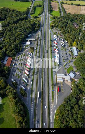 Luftbild, Raststätte Hünxe-Ost und Hünxe-West, Tank und Rast mit LKW Parkplatz an der Autobahn A3 und Anschussstelle Hünxe, Hünxe, Ruhrgebiet, Nordrhein-Westfalen, Deutschland ACHTUNGxMINDESTHONORARx60xEURO *** vue aérienne Hünxe, aire de service Hünxe Ost et Hünxe Ouest, station-service et aire de repos avec parking pour camions sur la jonction de l'autoroute A3 et Hünxe, région de la Ruhr, Rhénanie du Nord, Rhénanie-Westphalie Banque D'Images