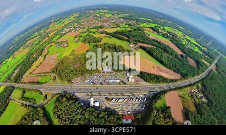 Luftbild, Raststätte Hünxe-Ost und Hünxe-West, Tank und Rast mit LKW Parkplatz an der Autobahn A3 und Anschussstelle Hünxe, Wiesen und Felder mit Waldgebiet, Erdkugel, Fisheye Aufnahme, Fischaugen Aufnahme, 360 Grad Aufnahme, minuscule monde, petite planète, fisheye Bild, , Hünxe, Ruhrgebiet, Nordrhein-Westfalen, Deutschland ACHTUNGxMINDESTHONORARx60xEURO *** vue aérienne, zone de service Hünxe est et Hünxe Ouest, station-service et aire de repos avec parking pour camions sur l'autoroute A3 et jonction Hünxe, prairies et champs avec zone forestière, globe, image fisheye, image fisheye, image fisheye, image 360 degrés, minuscule monde, Banque D'Images