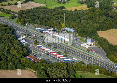 Luftbild, Raststätte Hünxe-Ost und Hünxe-West, Tank und Rast mit LKW Parkplatz an der Autobahn A3 und Anschussstelle Hünxe, Hünxe, Ruhrgebiet, Nordrhein-Westfalen, Deutschland ACHTUNGxMINDESTHONORARx60xEURO *** vue aérienne Hünxe, aire de service Hünxe Ost et Hünxe Ouest, station-service et aire de repos avec parking pour camions sur la jonction de l'autoroute A3 et Hünxe, région de la Ruhr, Rhénanie du Nord, Rhénanie-Westphalie Banque D'Images
