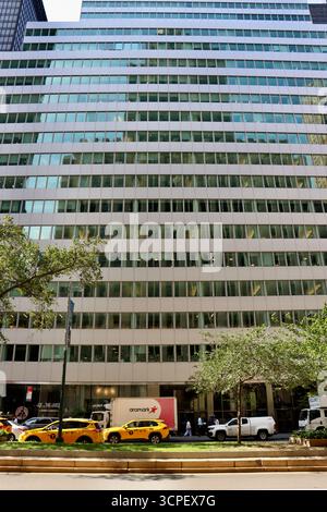 Immeuble de bureaux sur Park avenue dans le centre-ville de Manhattan, New York, septembre 2025 Banque D'Images