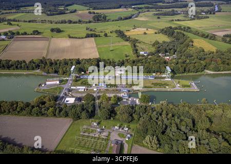 Photo aérienne, écluse de Huenxe sur le canal Wesel-Datteln, pétroliers, Huenxe, région de la Ruhr, Rhénanie du Nord-Westphalie, Allemagne, DE, Europe, canal, photo aérienne, ae Banque D'Images