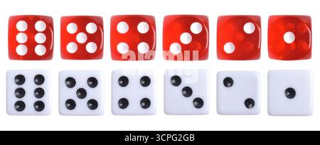 Jeu de dés rouges et blancs avec les numéros 1, 2, 3, 4, 5, 6, isolé sur fond, vue de dessus Banque D'Images