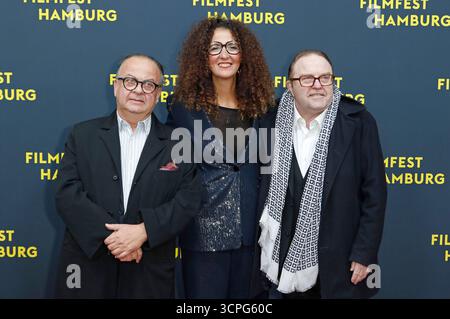 Albert Wiederspiel, Malika Rabahallah und Gustav Peter Wöhler BEI der Festivaleröffnung mit der Premiere des Kinofilms 'Lovely Day / mille secrets, mille dangers' auf dem 33. Filmfest Hamburg 2025 im Cinemaxx Dammtor. Hambourg, 25.09.2025 Banque D'Images