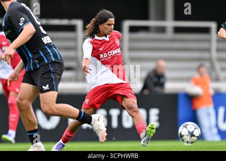 Roeselare, Belgique. 18 septembre 2025. Mehdi Tlili (2) de Monaco photographié lors du match de la phase de la Ligue des jeunes de l'UEFA de la saison 2025 - 2026 entre le Club Brugge KV et L'AS Monaco le 18 septembre 2025 à Roeselare, Belgique. (Photo de David Catry/Sportpix) crédit : Sportpix/Alamy Live News Banque D'Images