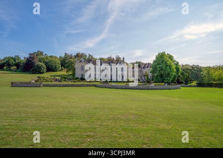Firle place, abritée sur le versant nord des South Downs, Firle, East Sussex, Royaume-Uni. Banque D'Images