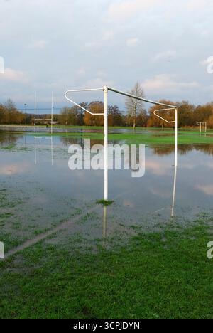 Terrain de sport inondé, terrain de football, terrain de rugby. Banque D'Images