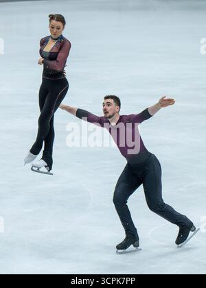 Oberstdorf, Allemagne. 26 septembre 2025. Patinage artistique : Challenger Series - Nebelhorn Trophy, Annika Hocke et Robert Kunkel d'Allemagne lors de leur patinage libre en couples. Crédit : Peter Kneffel/dpa/Alamy Live News Banque D'Images