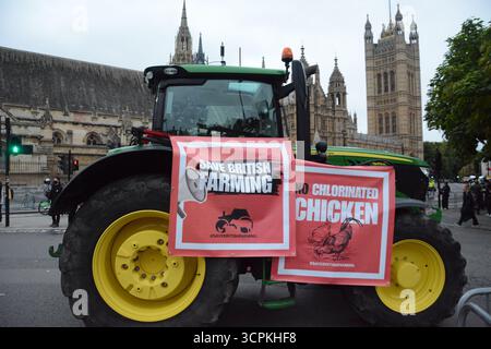 Arrêtez le rassemblement de la Trump Coalition sur la place du Parlement pour protester contre la visite du président Trump au Royaume-Uni le 2025 septembre Banque D'Images