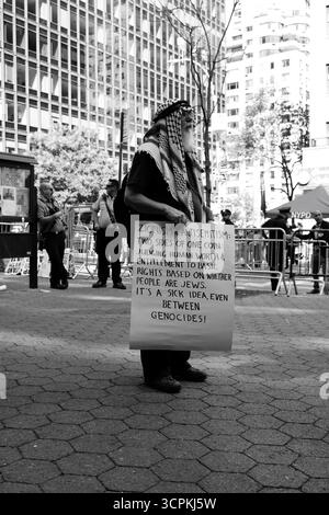New York City, New York, États-Unis- 26 septembre 2025 : manifestation devant l'Assemblée générale des Nations Unies contre Benjamin Netanyahu Banque D'Images