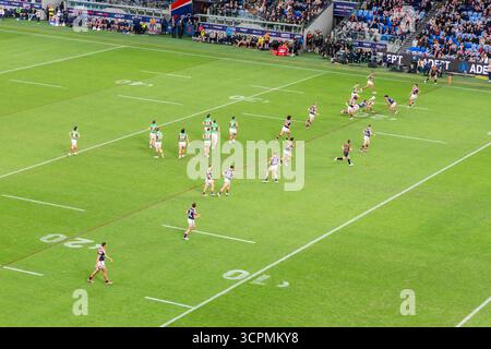 Sydney, Australie - 5 septembre 2025 : match de la ligue nationale de rugby entre les Roosters et les Rabbitohs dans l'arène du stade Allianz en Australie. Banque D'Images