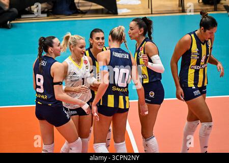 Oristano, Italie. 26 septembre 2025. Troisième place finale - Vakifbank Istanbul vs Panionios Atene, match test de volleyball à Oristano, Italie, septembre 26 2025 crédit : Agence photo indépendante/Alamy Live News Banque D'Images