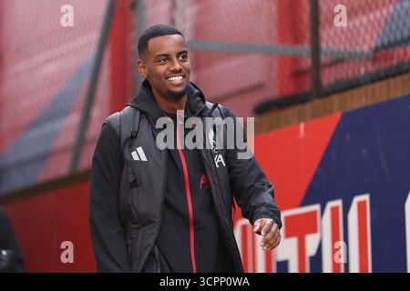 Selhurst Park, Selhurst, Londres, Royaume-Uni. 27 septembre 2025. Premier League Football, Crystal Palace contre Liverpool ; Alexander Isak de Liverpool arrivant au stade avant le match 27 septembre 2025 ; Selhurst Park, Selhurst, Londres, Angleterre ; premier League Football, Crystal Palace versus Liverpool ; crédit : action plus Sports/Alamy Live News Banque D'Images