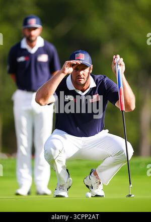 Bryson DeChambeau de l'équipe des États-Unis pendant les quarsomes du matin le deuxième jour de la Ryder Cup au Bethpage Black course, Farmingdale, New York. Date de la photo : samedi 27 septembre 2025. Banque D'Images